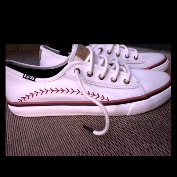 baseball tennis shoes